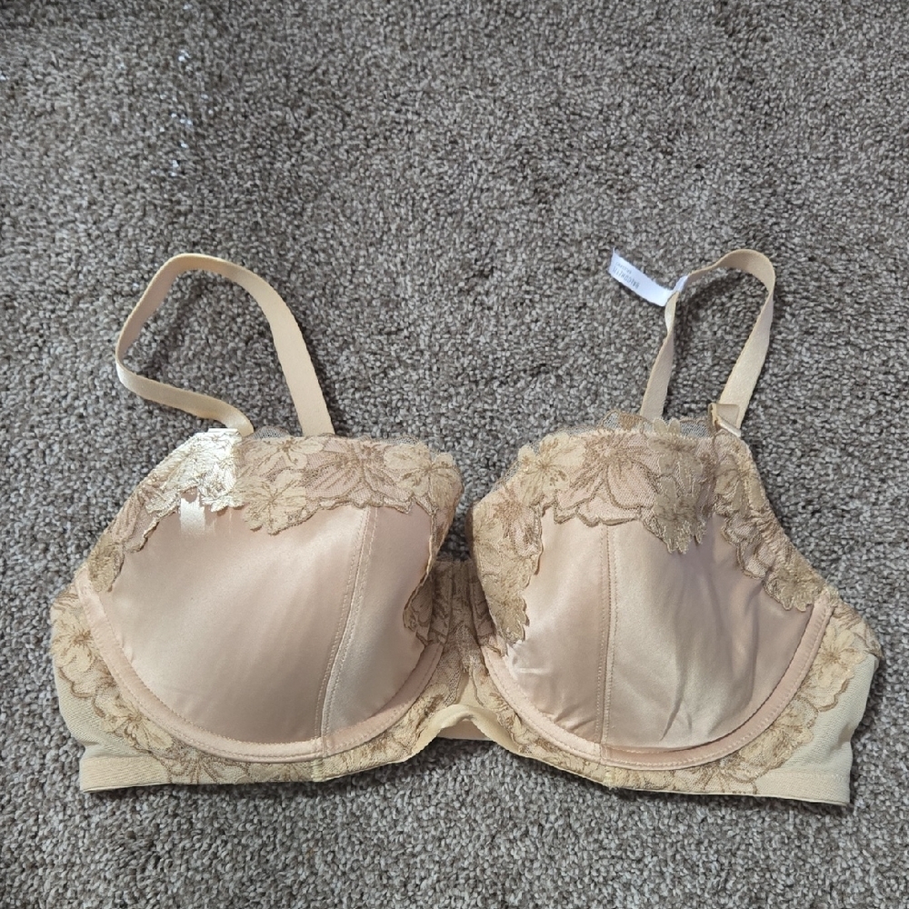 Aerie Balconette Beige Lace Trim Underwire Bra
